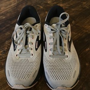 Brooks Adrenaline GTS 22